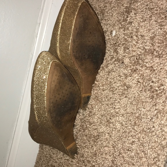 Gold Glitter Wedges - Picture 3 of 3